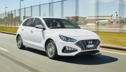 Hyundai-i30-hatch-White